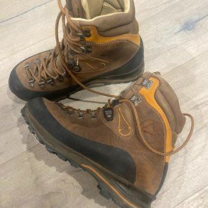 la Sportiva  GTX Mountaineering/Hiking Boots.